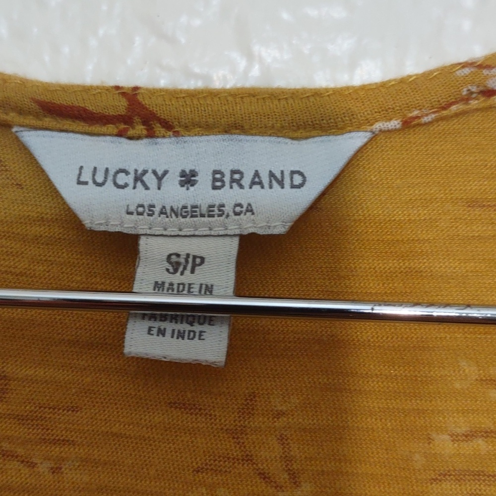 PRE OWNED LUCKY BRAND CAP SLEEVE FLORAL SHIRT SIZE S/P - Picture 2 of 10